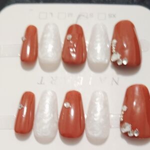 Elegant Red and White Nail Set